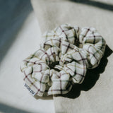 scrunchie-flannel-plaid